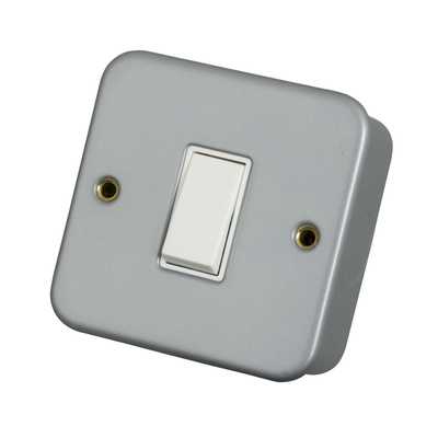 CL025 Click Metal Clad 10A Intermediate Switch