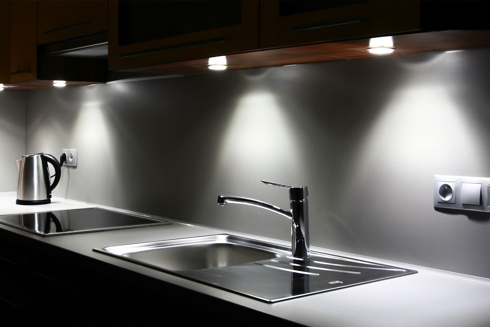 under wall unit kitchen lights